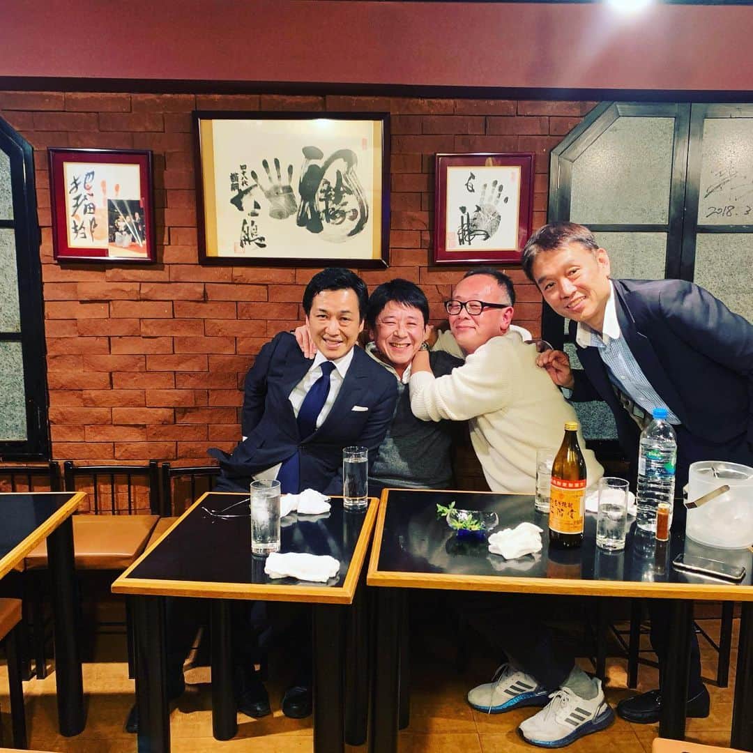 西田善太さんのインスタグラム写真 - (西田善太Instagram)「サークルの後輩たちと。30年たっても人の中身は変わらないものなのね（笑）。 #BRUGES」1月23日 12時31分 - zentanishida