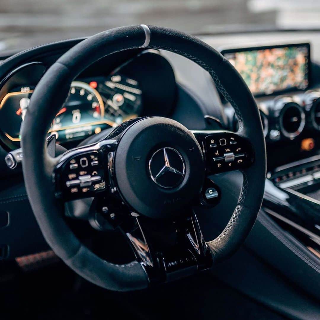 CarsWithoutLimitsさんのインスタグラム写真 - (CarsWithoutLimitsInstagram)「Facelift AMG GTR. I think it looks more better 😍😍 Photo @blekoshots @zn.amg.gtr  #carswithoutlimits #amggtr」1月23日 13時09分 - carswithoutlimits