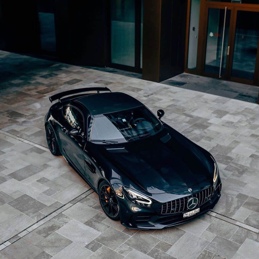 CarsWithoutLimitsさんのインスタグラム写真 - (CarsWithoutLimitsInstagram)「Facelift AMG GTR. I think it looks more better 😍😍 Photo @blekoshots @zn.amg.gtr  #carswithoutlimits #amggtr」1月23日 13時09分 - carswithoutlimits