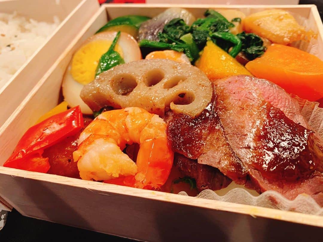 宮崎秋人さんのインスタグラム写真 - (宮崎秋人Instagram)「昨日の弁当、美味かったな。  #ちとせ」1月23日 13時42分 - shuto_miyazaki