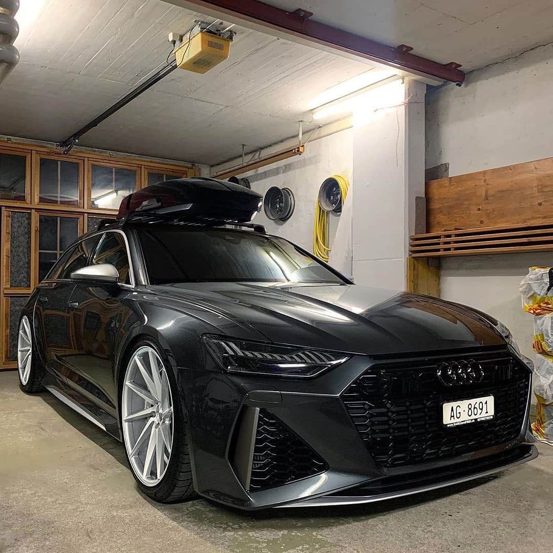 CARLiFESTYLEさんのインスタグラム写真 - (CARLiFESTYLEInstagram)「One clean looking Audi RS6! Yes or NO? Photo by @the19tommy85」1月23日 15時03分 - carlifestyle