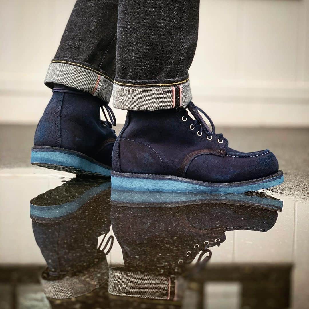 momotarojeansのインスタグラム：「In the rain  #kojima #kurashiki #okayama #jeans #denim #denimday #denimporn #denimhead #selvedge #selvage #selvedgedenim #selvedgeforum #denimevolution #selvedgemurah #unionspecial #goingtobattle #madeinjapan #japanesedenim #fading #naturalfading #madebyhand #madeinjapan #jeanslife #vintagejeans #fade #selvedge #mensweardaily」
