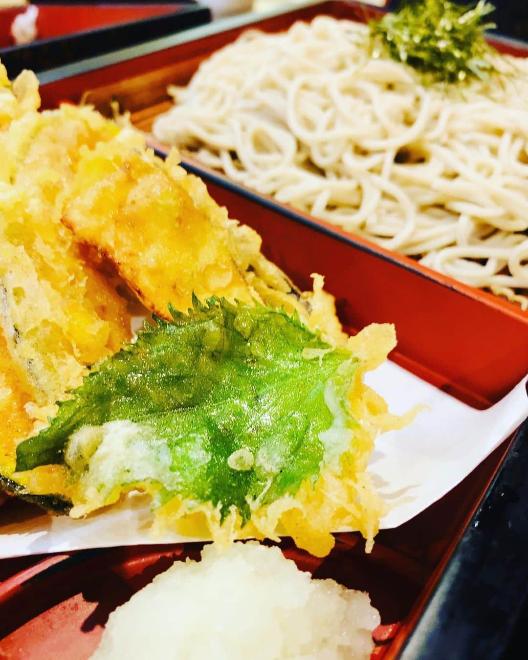 鶴久政治のインスタグラム：「本日取材です。 遅めのランチ」