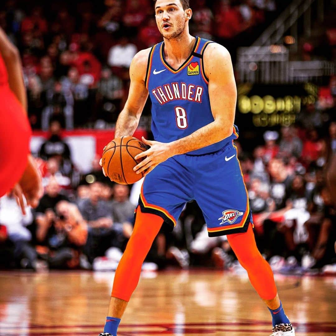 ダニーロ・ガリナリさんのインスタグラム写真 - (ダニーロ・ガリナリInstagram)「We're 11-5 since Christmas. During that span, Danilo Gallinari ran up a streak of 𝟭𝟯 𝘀𝘁𝗿𝗮𝗶𝗴𝗵𝘁 𝗴𝗮𝗺𝗲𝘀 with at least 3 three-point FGs made. Only 2 other players in the NBA have done that in the past decade (Curry, Harden).」1月23日 16時08分 - danilogallogallinari