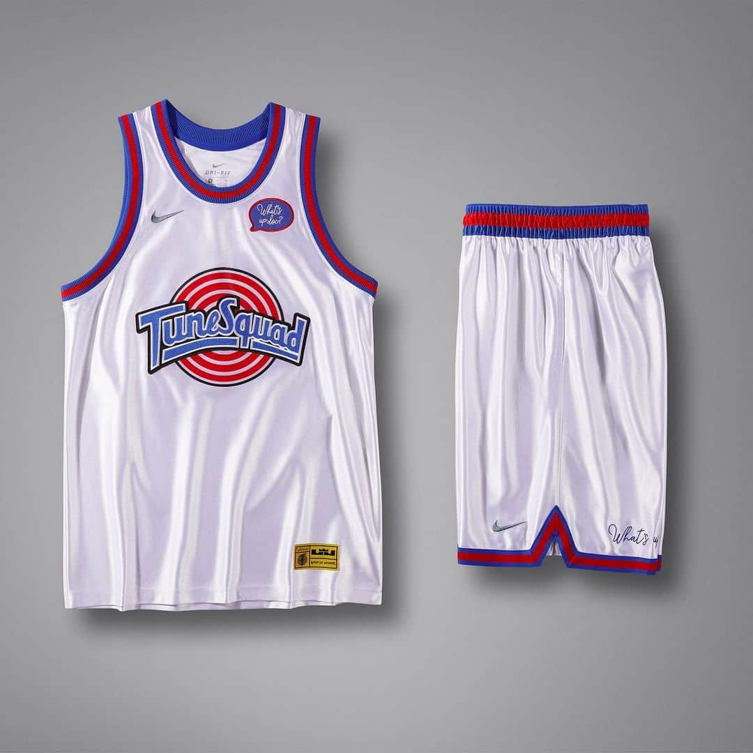 HYPEBEASTさんのインスタグラム写真 - (HYPEBEASTInstagram)「@hypebeaststyle: With #SpaceJam2 slated to release next summer, we now have our very first look at the basketball jerseys that both the #Monstars and #TuneSquad will be wearing in the anticipated sequel. Shared via Nike and Jordan Brand insider @J23app, the Tune Squad’s jersey features a white base with red and blue accents on the collar and sleeve, while the Monstars’ blue base jersey is contrasted with orange details. Space Jam 2 began filming last summer and is currently scheduled to hit theaters on July 16, 2021.⁠⠀ Photo: @j23app」1月24日 1時38分 - hypebeast
