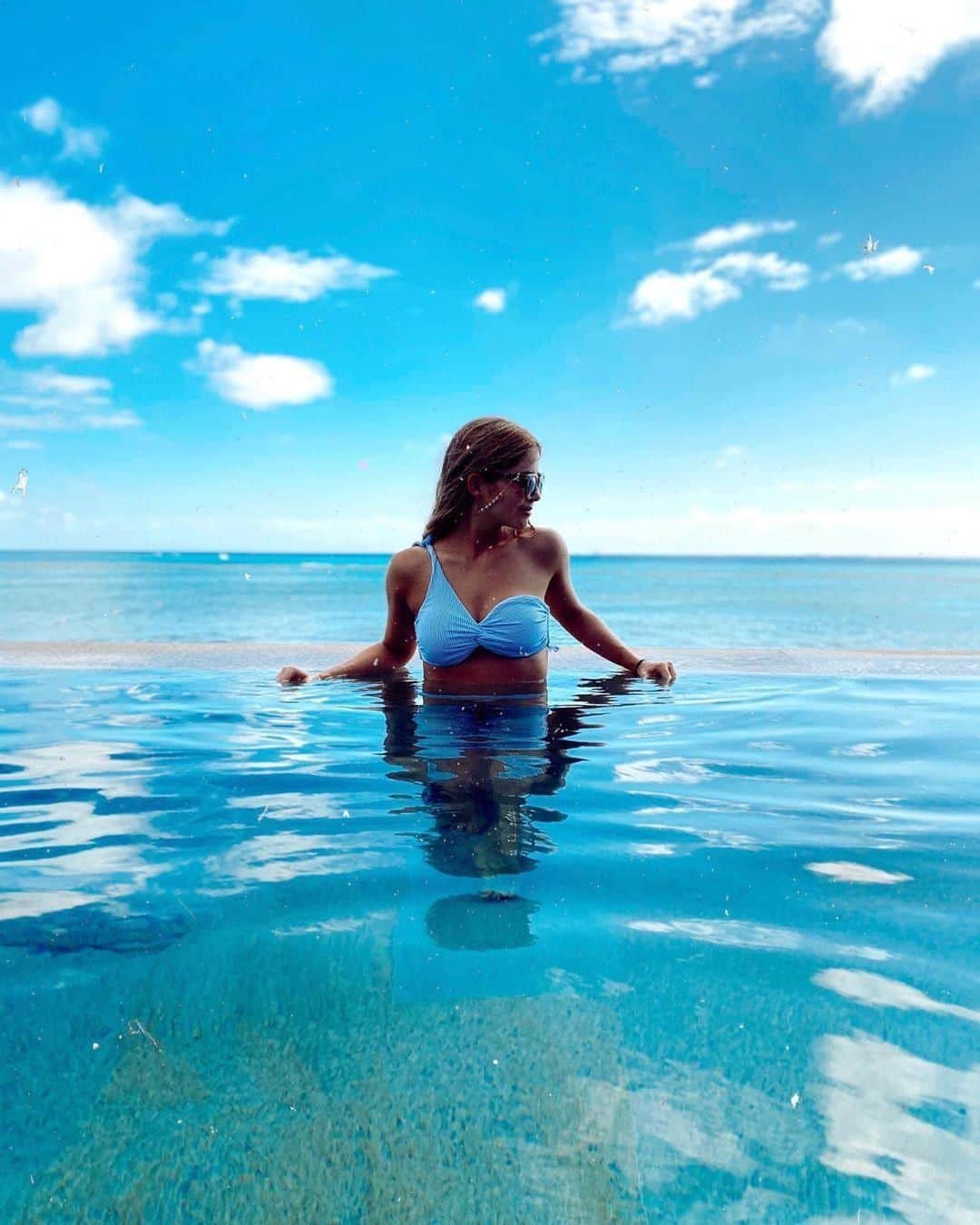 オンダデマーさんのインスタグラム写真 - (オンダデマーInstagram)「Deep in the blues. The beautiful @AmaliaMejiaaa wearing our airy bikini! • @AmaliaMejiaaa en un paisaje que es la mezcla perfecta de azules, usando nuestro AIRY bikini. • #cruise2020 #beachfashion #Fashion #OndadeMar #newstyle #ondademar #summer #swimwear #women #newcollection #nuevacoleccion"」1月24日 1時31分 - ondademar
