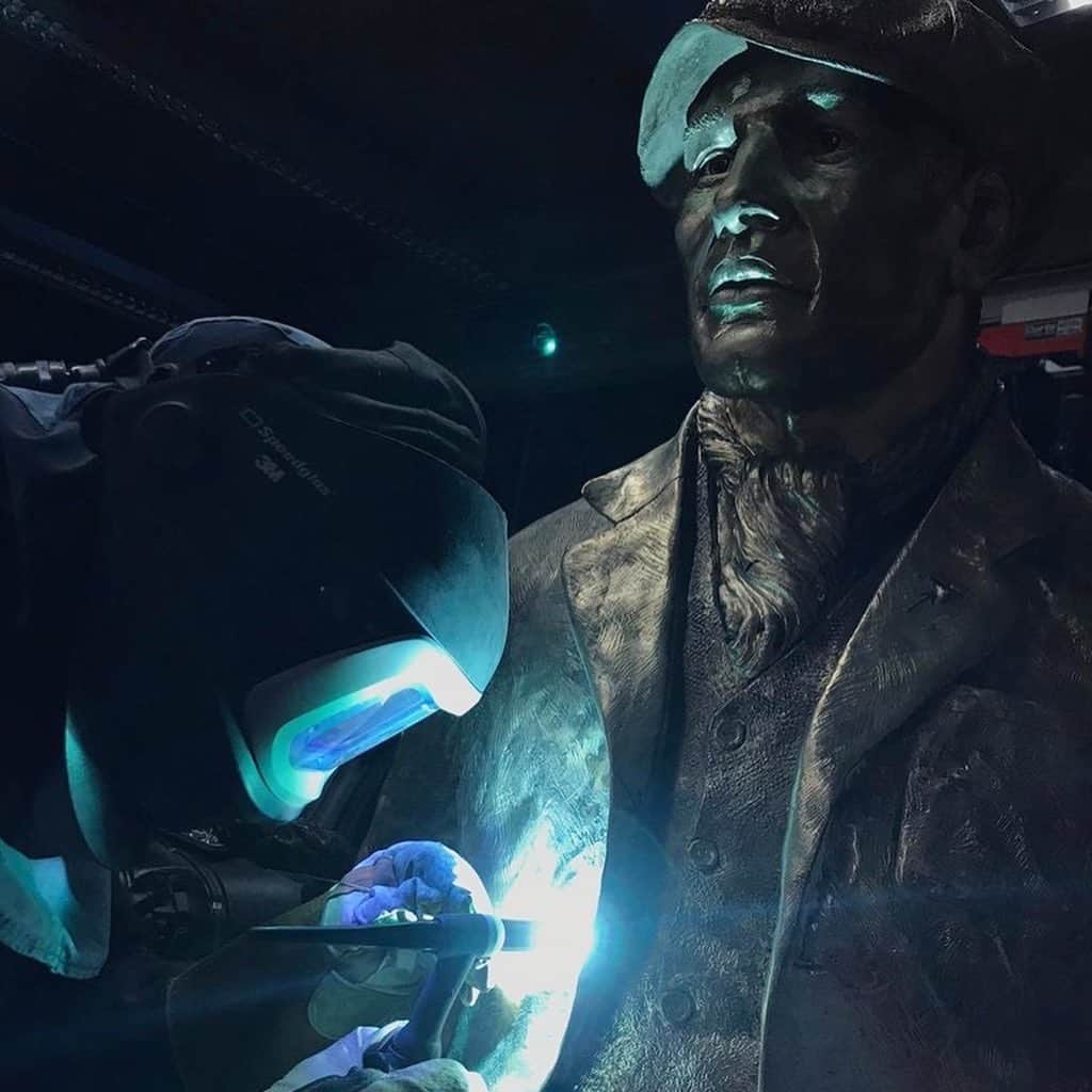 のインスタグラム：「For foundry-man and artist @stevewinterburn, an art piece like "Miners" couldn't be completed without the help of @3msafety products. Swipe to see Steve's finished project where he used @3MSpeedglas 9100 FX Welding Helmet and 3M™ Versaflo™ Respiratory M-Series headtop with 3M™ Versaflo™ Powered Air Turbo. Check out his account to see more photos.  #foundry #art #sculpture #welding #PPE #speedglas」