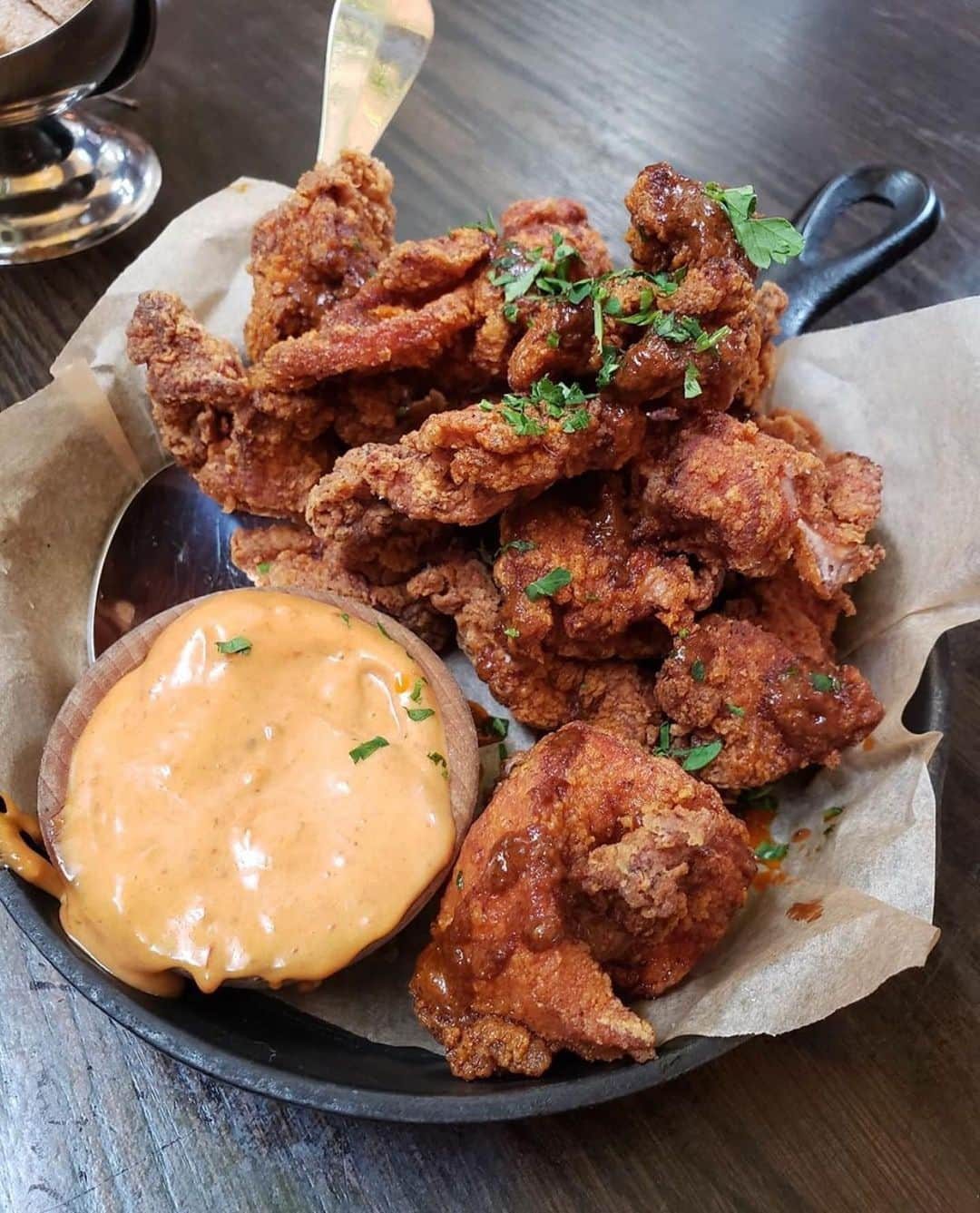 Eater LAさんのインスタグラム写真 - (Eater LAInstagram)「Spanish fried chicken with romesco aioli and chili-cumin butter from @aocla. 📸: @wander4noms. Hashtag #eaterla on your best photos for a chance to be featured.」1月24日 2時21分 - eater_la