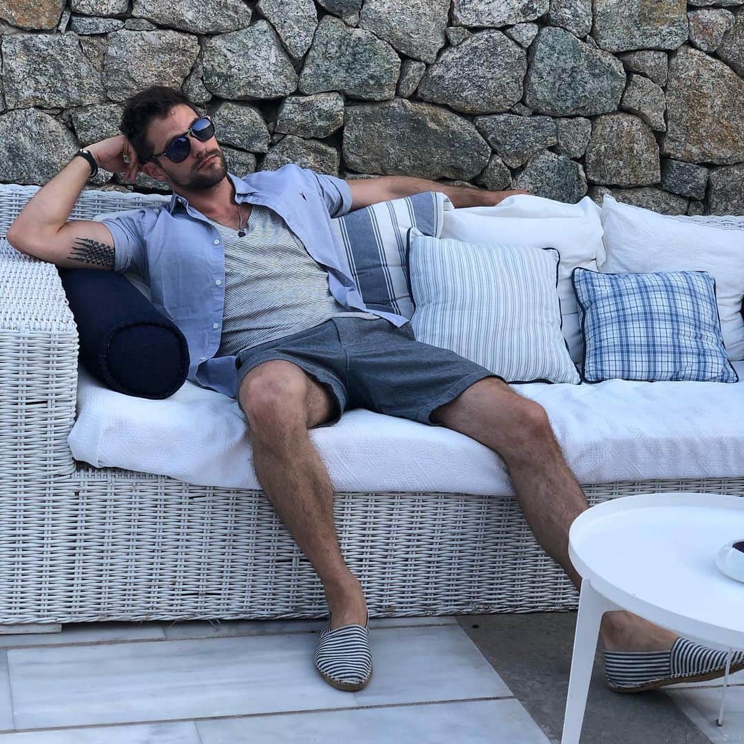 ブラント・ドーハティのインスタグラム：「Hello I would like it to be summer again please thank you」