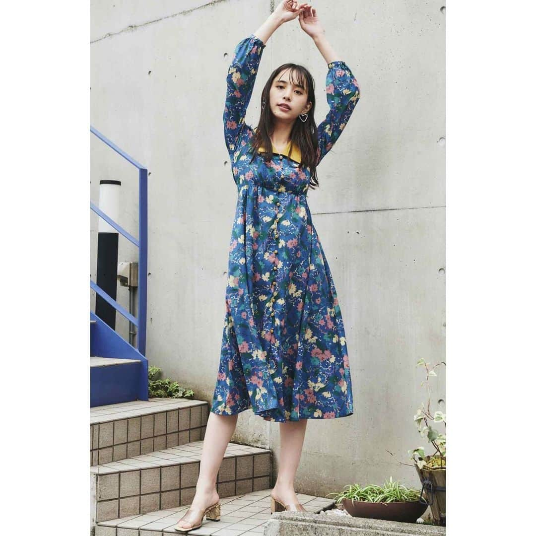 REDYAZELさんのインスタグラム写真 - (REDYAZELInstagram)「COMING SOON ——————————————﻿——﻿————— •FLOWER PRINT ONE-PIECE [2月中旬発売予定] COLOR : BLUE / WHITE / SAX ¥15,900+tax﻿﻿ ﻿ REDYAZELオリジナルのフラワープリント を施したレトロムード漂うワンピース。 ——————————————﻿——﻿————— #REDYAZEL #レディアゼル」1月23日 18時15分 - redyazel