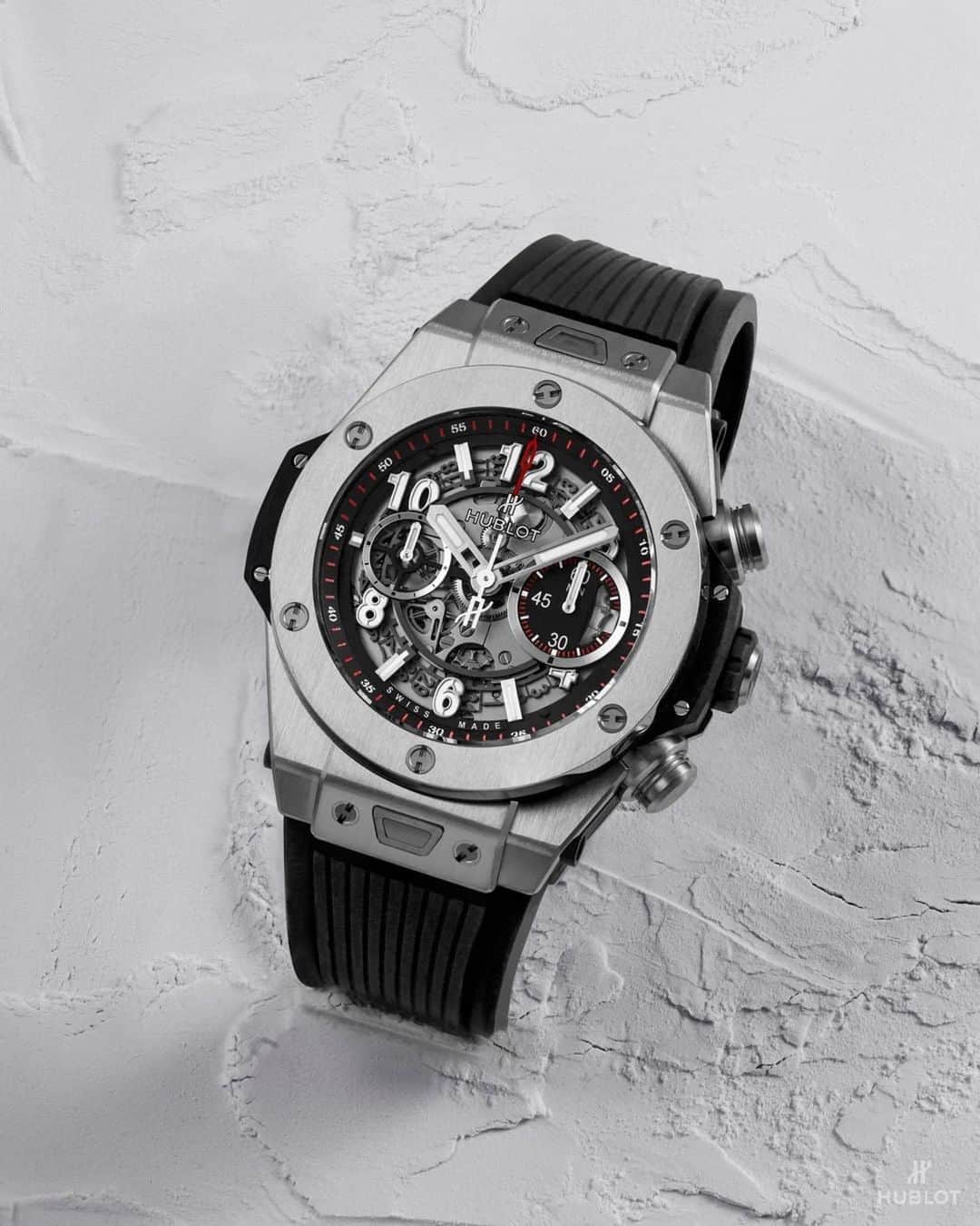 のインスタグラム：「「ビッグ・バン」 コレクションの中でも高い人気を誇る 「ビッグ・バン ウニコ チタニウム」。 スタイリッシュかつ存在感のあるケースが特徴的なタイムピースです。  #Hublot #BigBangUnico #Titanium#ウブロ#ビッグバン」