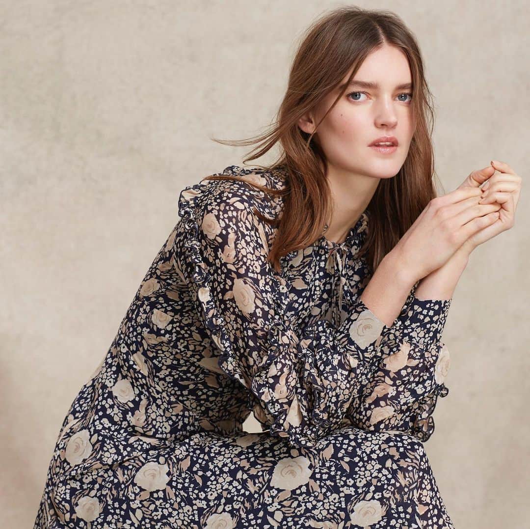 ローラアシュレイのインスタグラム：「Add a bit of romance to your wardrobe with our new Alderney collection. This limited edition range includes a curated selection of floaty blouses, frilled midi-dresses and neutral separates—perfect for seeing in the new season in style.」