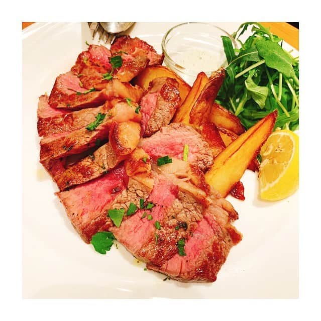 長沢美月さんのインスタグラム写真 - (長沢美月Instagram)「お肉はシンプルに焼くのが1番。笑 最高です🥰 #ブログ更新しました」1月23日 18時52分 - _mizuki_0212