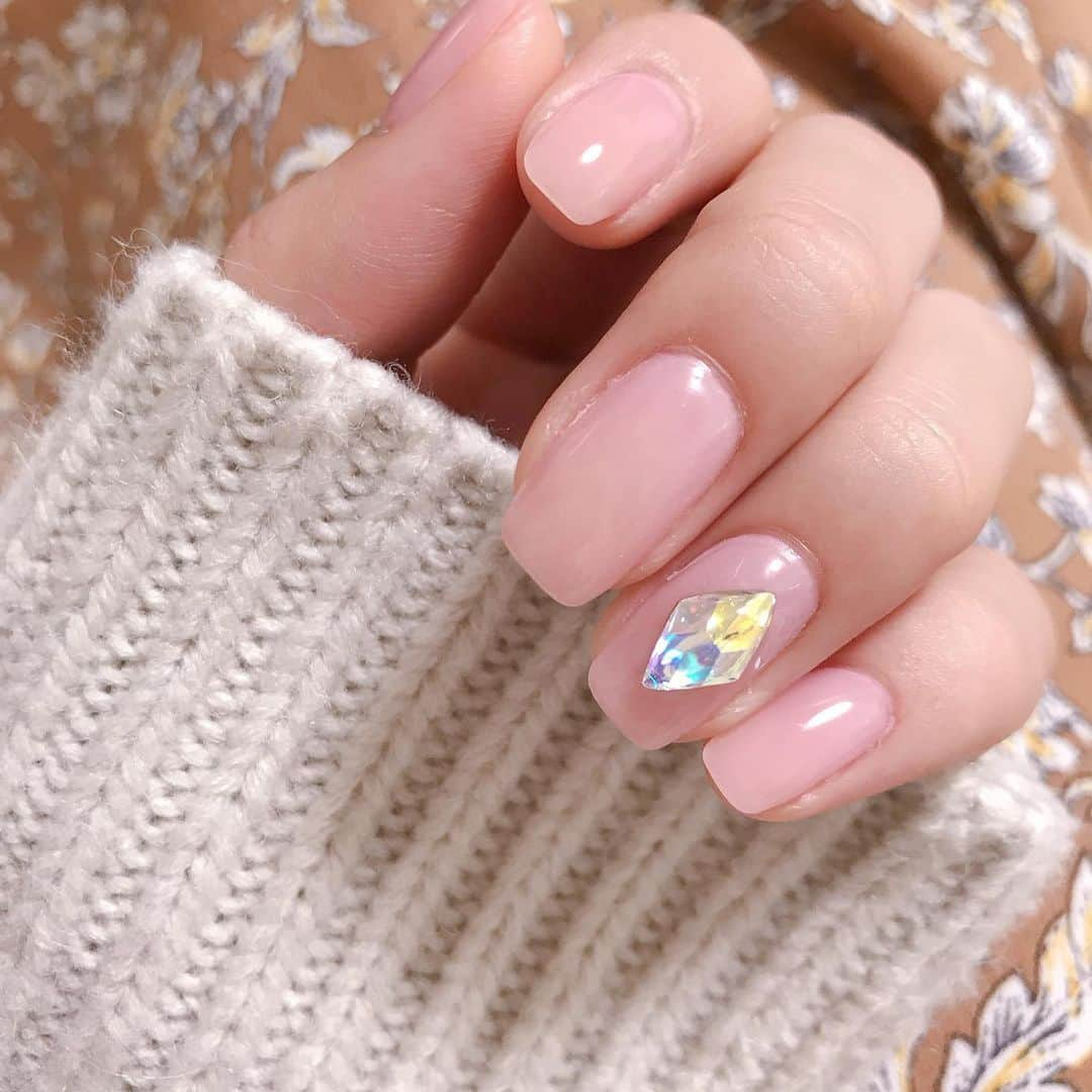 松田栞さんのインスタグラム写真 - (松田栞Instagram)「11月のネイル💅🏻💠💗 . . #ネイル」1月23日 18時54分 - s_04pupu