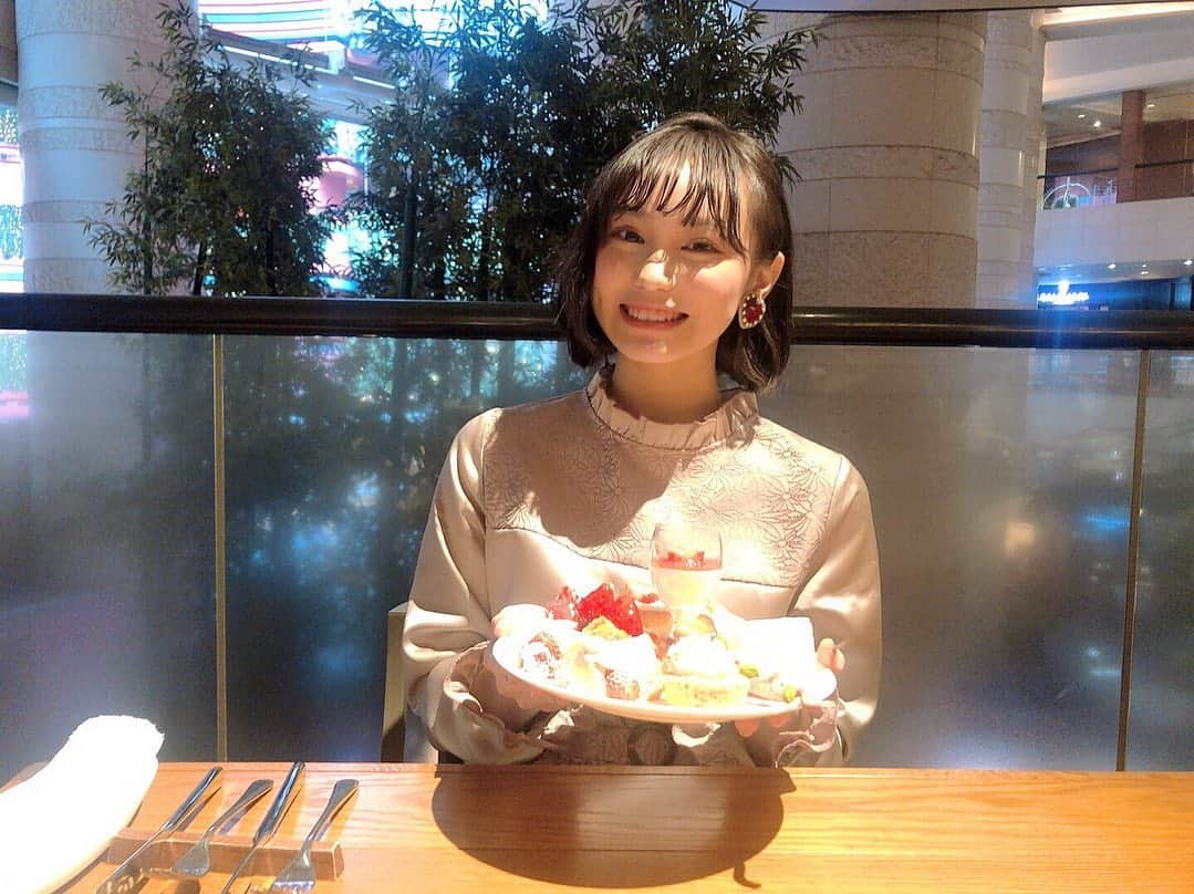 豊永阿紀さんのインスタグラム写真 - (豊永阿紀Instagram)「いちごづくし🍓🍓🍓 #grandhyatt」1月23日 19時05分 - aki_t_official