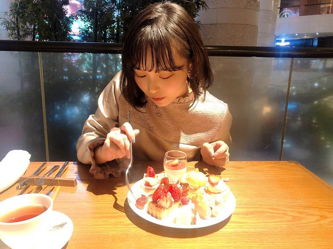 豊永阿紀さんのインスタグラム写真 - (豊永阿紀Instagram)「いちごづくし🍓🍓🍓 #grandhyatt」1月23日 19時05分 - aki_t_official