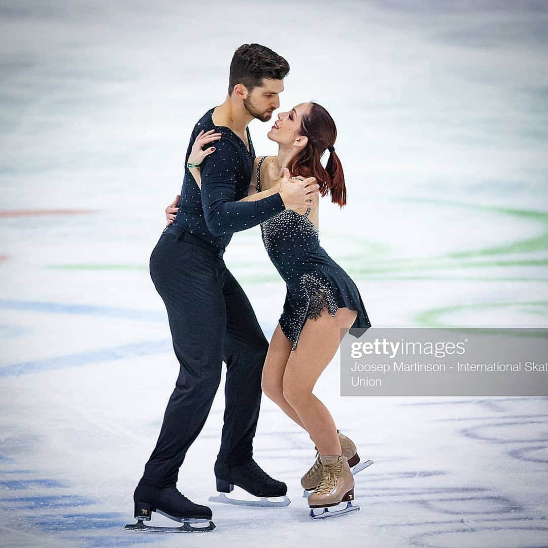 ニコーレ・デラ・モニカのインスタグラム：「Short program ✅  Thank you all for your support and messages, keep cheering for us in the free tomorrow!!! Ph @jmfotoz 👗 @claudia_blulight And @stefaniapilanallchignon #dellamonicaguarise #figureskating #eurofigure2020 #graz #austria #fiammeoromoena #fisg」