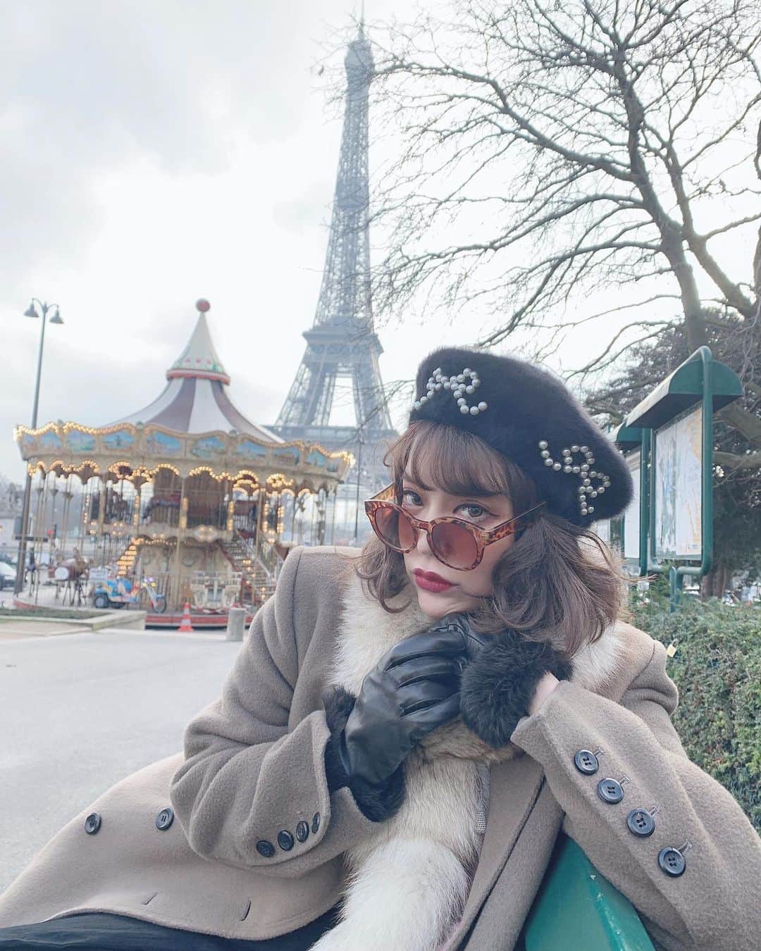 林田沙綾さんのインスタグラム写真 - (林田沙綾Instagram)「♡ in paris🇫🇷 ♡ #toureiffel #paris」1月23日 18時59分 - saaya.xoxo