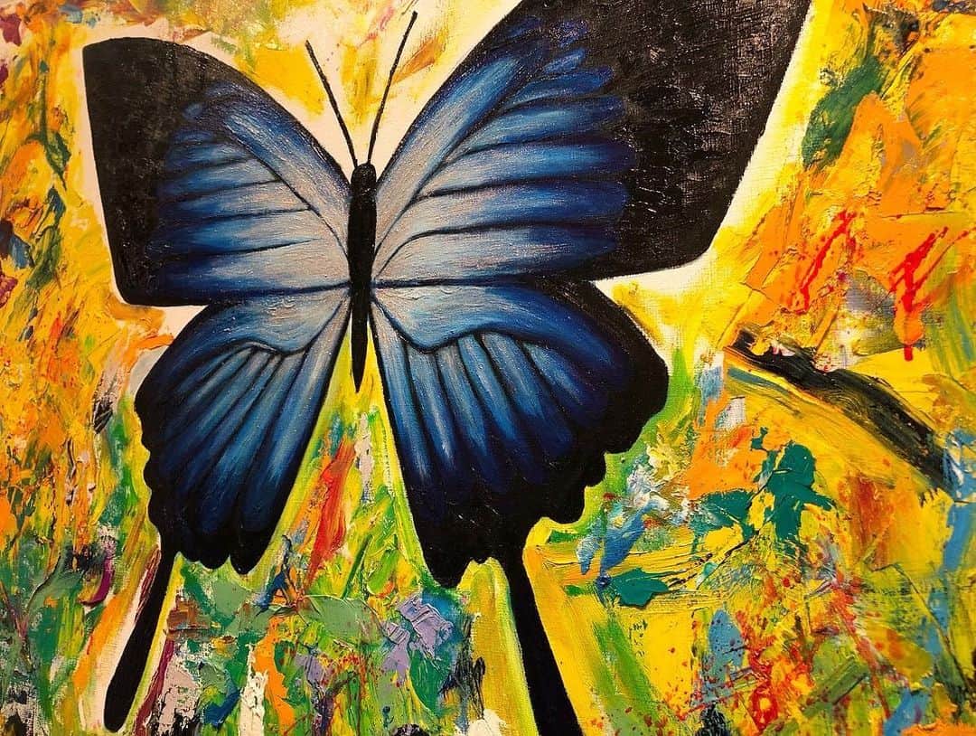 相沢梨紗さんのインスタグラム写真 - (相沢梨紗Instagram)「🦚💕✨ . チャムちゃんは歌も絵も勿論❣️素敵なんだけど、人間としてほんとうに好きなの。 . いろんなことに前向きで美しい心を持ってる。本当に尊敬🥰 . . . #oilpainting #butterfly #peacock #art #japan #tokyo #blue」1月23日 19時08分 - risacheeese