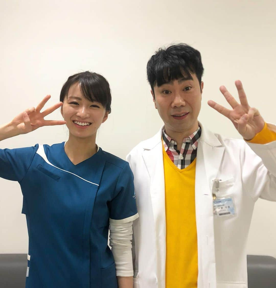 岡崎紗絵さんのインスタグラム写真 - (岡崎紗絵Instagram)「本日、22時からアライブ3話です👩‍⚕️ 楽しくて面白い藤井さんと！ 一重と二重バージョンで撮って下さいました😂 いつも爆笑です笑  是非見てください🌞  #アライブ　#第3話　#藤井隆　さん　#岡崎紗絵」1月23日 19時13分 - sae_okazaki