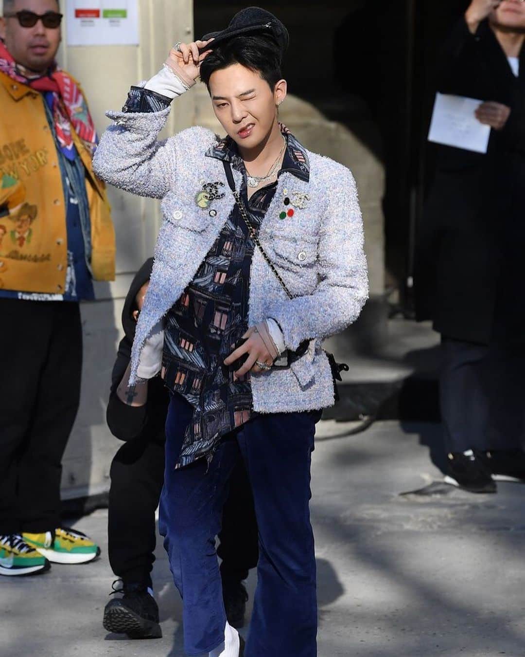 GQ JAPANさんのインスタグラム写真 - (GQ JAPANInstagram)「シャネル・ジャケットでも、スーツでも、ファッションアイコンのG-Dragonは文房具風のクリップをスタイリングに愛用中。﻿ ﻿ #bigbang #gdragon ﻿ #styling﻿ ﻿」1月23日 19時18分 - gqjapan