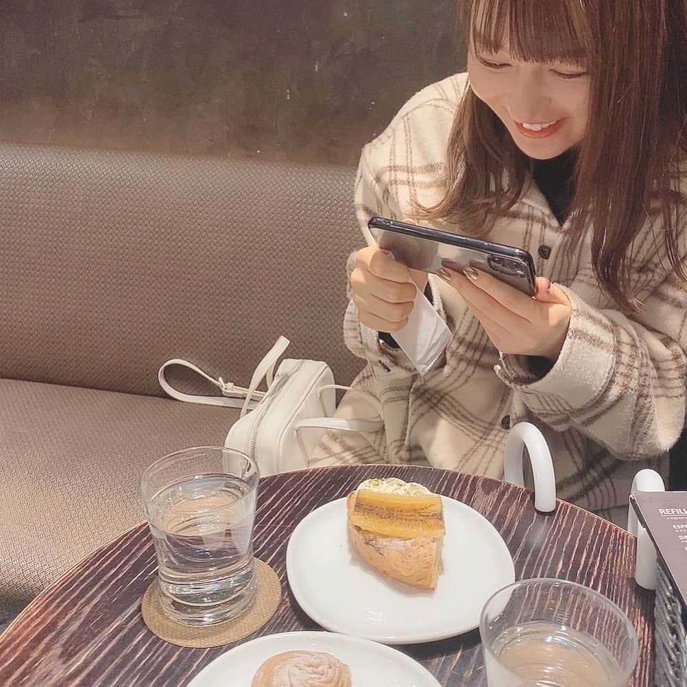 市野莉佳さんのインスタグラム写真 - (市野莉佳Instagram)「. 久しぶりにタルトを食べて幸せすぎた🎂 #りかりこ #渋谷カフェ　 #ケーキ #cafe #cake」1月23日 19時32分 - ichirika_62