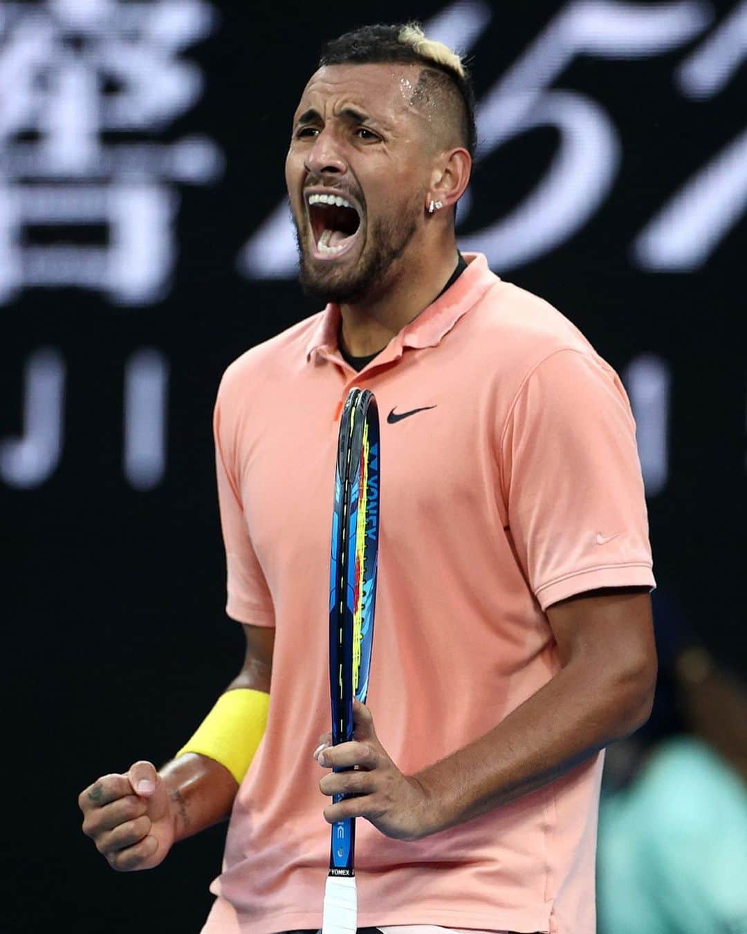 ATP World Tourさんのインスタグラム写真 - (ATP World TourInstagram)「🇦🇺 Marching on in Melbourne 🇦🇺 @k1ngkyrg1os overcomes a gallant Simon 6-2 6-4 4-6 7-5 to make the #AusOpen 3R!」1月23日 19時55分 - atptour