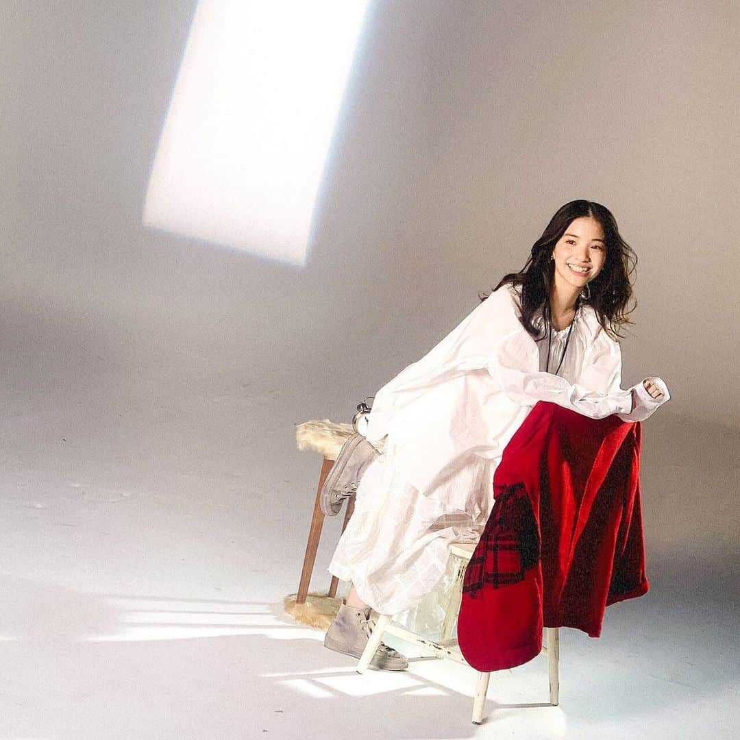 仮谷せいらのインスタグラム：「脱いだverも撮ってたり👗✨✨ ライティングも素敵です❇️」