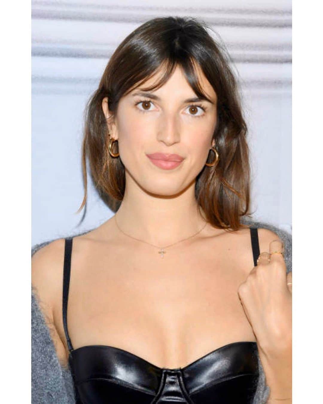 Jeanneのインスタグラム：「I take off my jean for you @jpgaultierofficial 🖤 Dress: JPG, makeup all @rouje by me」