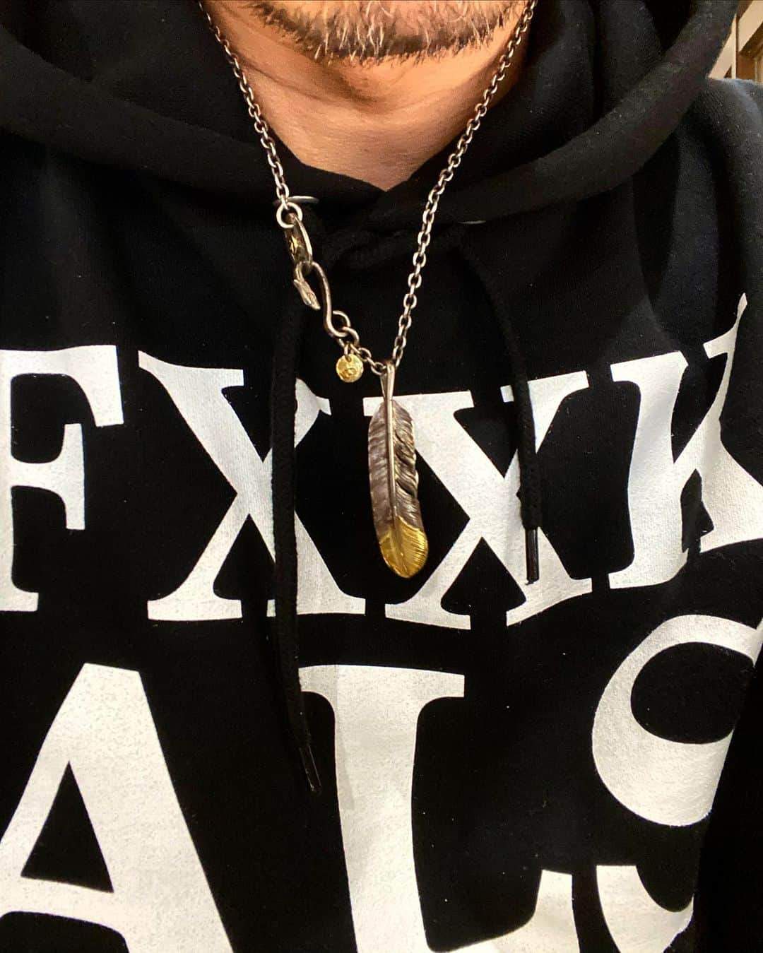 石川涼のインスタグラム：「僕が持ってる唯一のゴローズはTAKAHIROくんがプレゼントしてくれたもの。  #FR2希望 Popupに沢山方に来て頂き本当にありがとうございます。プロジェクトは今後も継続していきますので宜しくお願いします！  #goros#FR2kibou#FXXKALS#ALS」