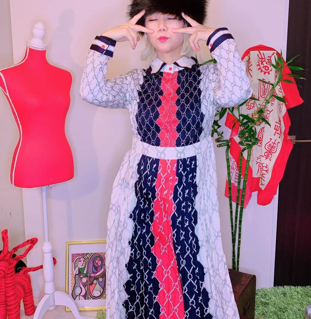 RYONRYON.さんのインスタグラム写真 - (RYONRYON.Instagram)「#r2outfits こちらもフォローしてね！  3.4枚目 失敗カット」1月23日 20時41分 - ryon2r2