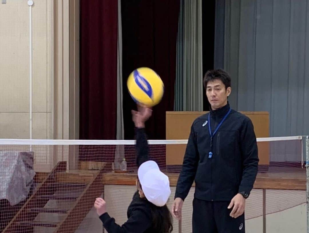山本隆弘さんのインスタグラム写真 - (山本隆弘Instagram)「町田市立山崎小学校へ！ 講演と5、6年生にバレーの授業を行ったよー🏐 多くの子供達がバレーボールに興味を持ってくれましたー😎」1月23日 20時40分 - yamamototakahiro5
