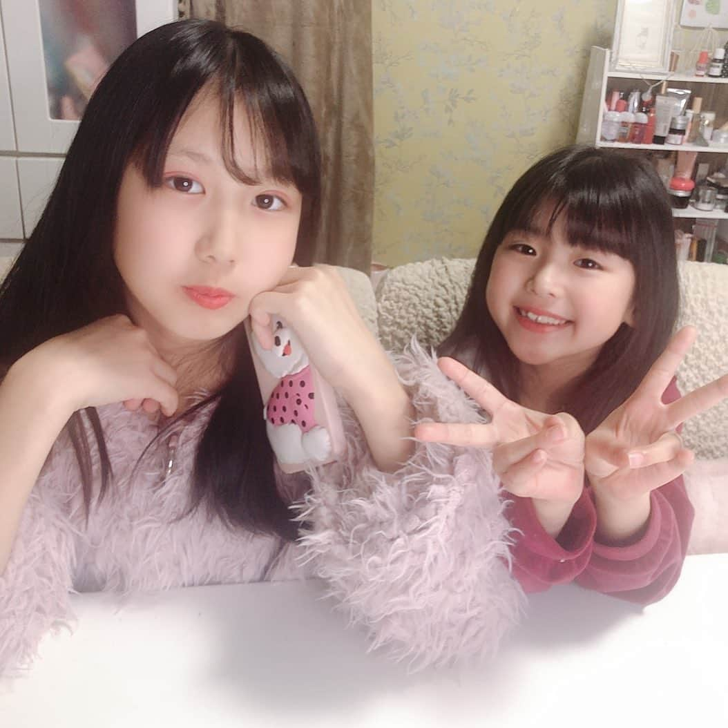 ゆわももチャンネルさんのインスタグラム写真 - (ゆわももチャンネルInstagram)「YouTubeライブ最近できて楽しいです☺️❤️ またするときは告知しますね✨✨ ここあつみchannelみてDM送ってくれてありがとうございます😊返します❤️ #ゆわももチャンネルのママ  #ゆわもも親子の日常  #ゆわももママのひとりごと  #姉妹写真」1月23日 20時48分 - atsumi.y_m