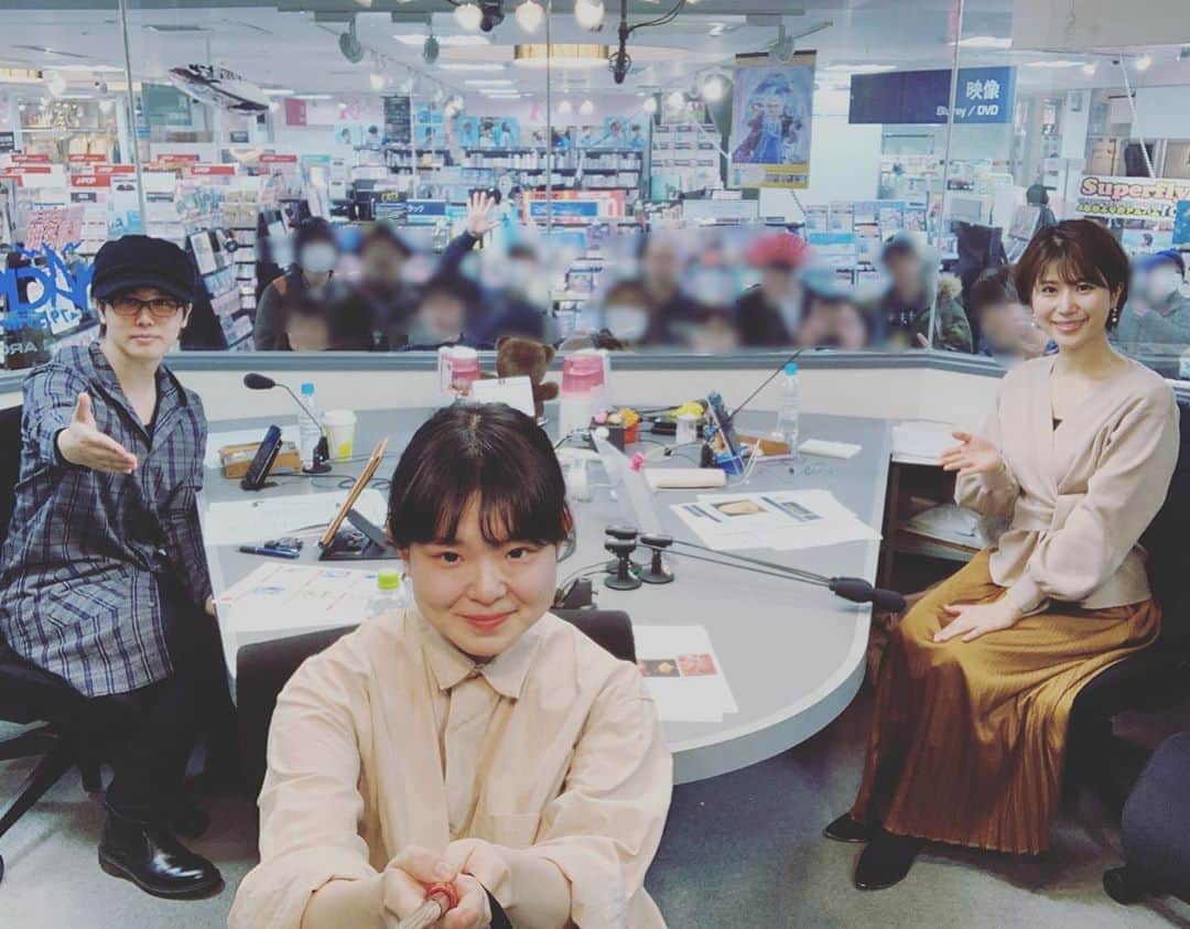 三浦祐太朗のインスタグラム：「本日のゲストは #リーガルリリー のたかはしほのかさんでした。 #NACK5 #キラスタ #斉藤百香 #三浦祐太朗」