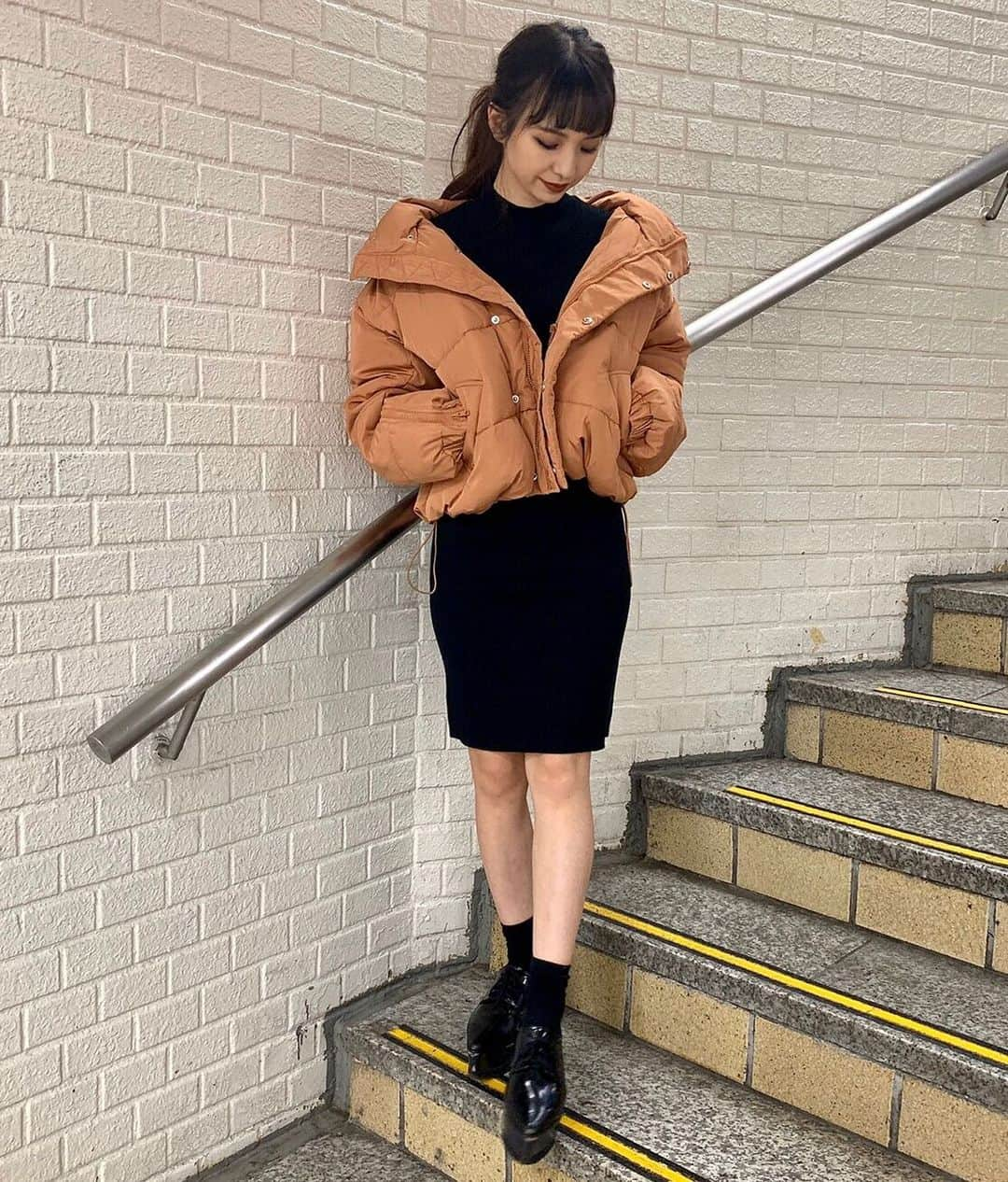 MURUAさんのインスタグラム写真 - (MURUAInstagram)「✔️RECOMMEND ITEM ㅤㅤㅤ #ジップスリーブエアコンダウンブルゾン ¥12,900(+tax) KHA.BRD.ORG.BLK 発売中 ㅤㅤㅤ @ayaka_tatuzaki coordindate .(158cm) #murua#murua2019aw#fashion#itemcoordinate#newarrival#recommended#murua_snap #冬コーデ#158cm」1月23日 21時00分 - murua_by_staff