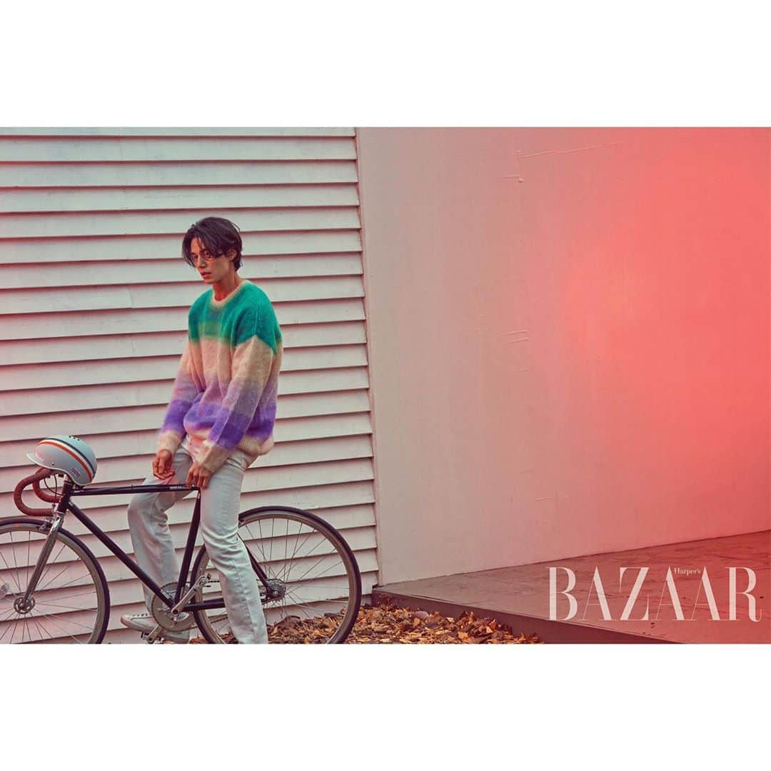 イ・ドンウクさんのインスタグラム写真 - (イ・ドンウクInstagram)「- 동욱 배우와 샤넬이 함께한 'Harper's BAZAAR' 2월 호 화보 공개! (2) - 매번 동욱 배우와 샤넬의 만남은 베스트 오브 베스트를 갱신 중...👍🏻👍🏻👍🏻 - @harpersbazaarkorea @chanel.beauty.korea - #이동욱 #LeeDongWook #李栋旭 #욱스타그램 #샤넬 #CHANEL #인간샤넬 #하퍼스바자 #하퍼스바자코리아 #harpersbazaar #harpersbazaarkorea #화보 #공개 #지치지도않는비주얼 #🤦🏻‍♂️」1月23日 21時00分 - leedongwook_official