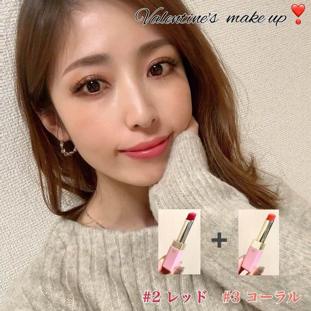 Ayanaさんのインスタグラム写真 - (AyanaInstagram)「. . . Valentine's make up❣️ . . クレ・ド・ポー ボーテ様から頂いたリップをメインに引き立てたバレンタインメイクをしてみました💝 【リップ3色使用した写真有るので、スワイプして見てね💄▶︎▶︎】 . . まず目元は定番のブラウン系で☝️✨ 大人っぽくよりも今回は少しふんわりと愛らしく見えるオレンジみのあるブラウンを使用☺️✨ 下ラインは描かずに、同じブラウン系のシャドウで下瞼全体をふんわり囲み、濃さを抑えながらもインパクトはしっかりと♡ キラキラのラメは上瞼中央と、目頭にほんの少しずつらだけ☺️ ラメの塗り過ぎは今回のリップとのバランスが微妙なので、すこーしキラッとする程度で充分💕 . . そして、今年のバレンタインメイクの1番のポイントはシアーなうるっとリップ！！ マニフィカトゥールレーブルn💄 @cledepeaubeaute . . とにかく艶重視なリップで、スルスルと塗れてひと塗りで綺麗な艶感が♡ 発色は薄付きですが、重ね塗りする度に程よくおフェロな可愛い色味が出てくれるし、ティントバームなので濃いカラーのリップを塗って、落ちて、何度も塗り直すというよりは、逆に程よい色味が長く唇に残ってくれるので、デートにはぴったり❤️ . . 医薬部外品処方なのでスキンケア効果もあって、重ね塗りする度にふっくらとしたボリューム感を演出してくれるし、くすみも整えてくれる💋 . . カラー展開はリニューアル前は1色だったのですが、 大人気商品という事で、発色やスキンケア効果などの機能性がさらに高くなって3色に💄♡ それぞれ香りも違うのがポイント💐 . 1 ピンク（ローズの香り） 2 レッド（ペパーミントの香り） 3 コーラル（ハニー&オレンジの香り） . . 今回のバレンタインメイクでは、2のレッドをベースに、3のコーラルを少し重ねて柔らかさをプラスしてみました☺️💕 . . 単色でも可愛いし、重ね塗りして色味を楽しむのも◎、手持ちの他のリップとの重ね塗りももちろん◎です！可愛い☺️✨ . . 普段結構濃いカラーのリップも好きなんですけど、ガッツリしすぎないうるっとシアーなリップが可愛いなと💕 . . かなりざっくりな説明ですが、是非もうすぐやってくるバレンタインのメイクの参考になれば…嬉しいです☺️✨ . . . #クレドポーボーテ #マニフィカトゥールレーブルn #ティントリップ #リップ #バレンタインメイク #リップメイク #バレンタイン #メイク動画 #動画 #メイク好きさんと繋がりたい #メイク好き #コスメ好きな人と繋がりたい #コスメ好きさんと繋がりたい #メイク好きな人と繋がりたい #コスメ #化粧品 #instabeauty #セルフメイク #マツエク #まつえく #今日のメイク #美容垢 #beauty #コスメ垢 #デパコス #口紅 #ヘアスタイル #ヘアカラー #お洒落さんと繋がりたい #PR」1月23日 21時39分 - ayana_218