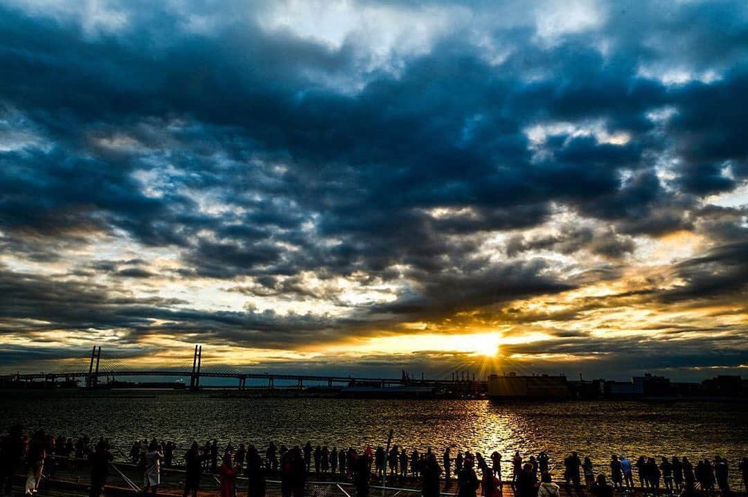 横浜市さんのインスタグラム写真 - (横浜市Instagram)「Greet the new day in Yokohama. Photo: @kuraig #myyokohama」1月23日 21時54分 - findyouryokohama_japan