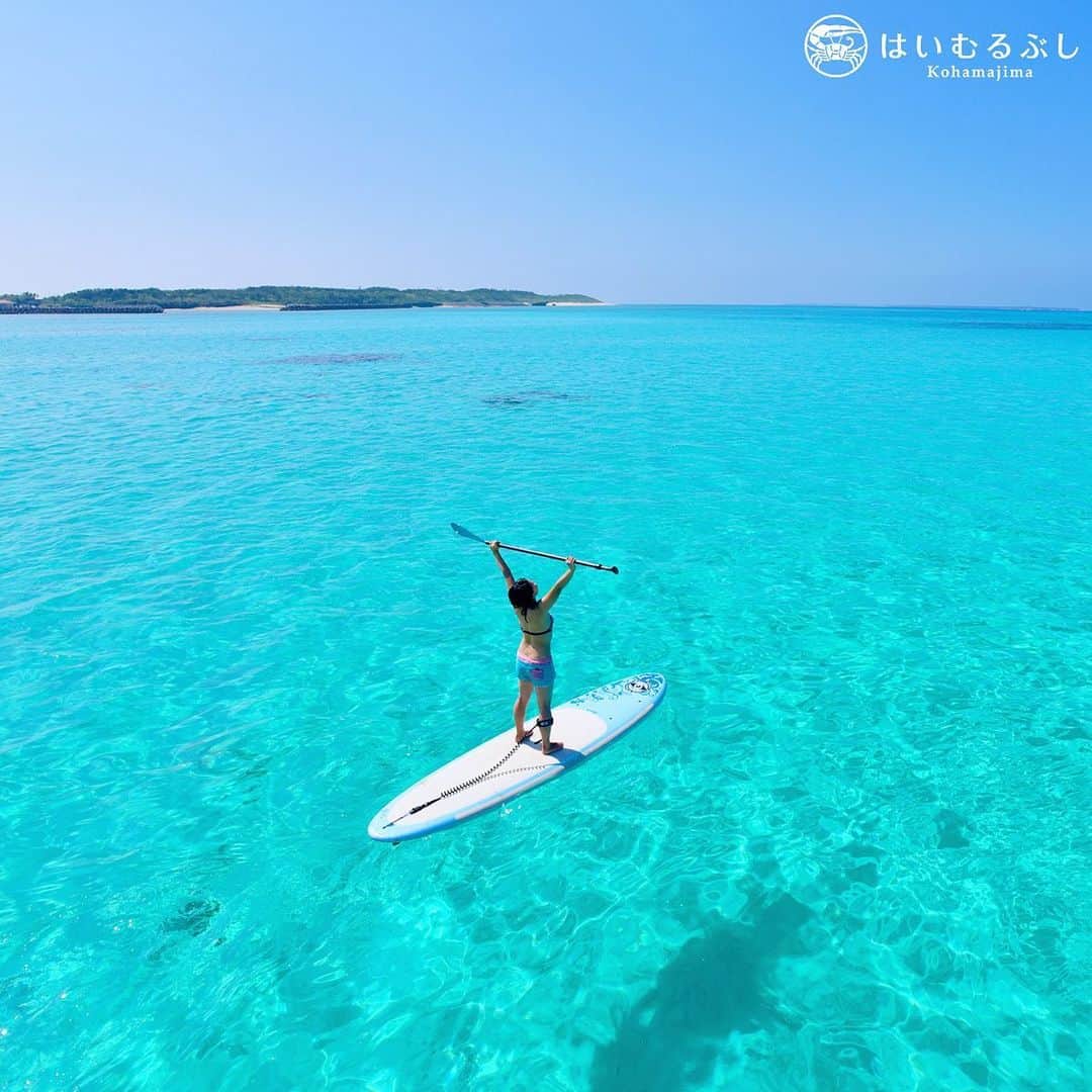 HAIMURUBUSHI はいむるぶしさんのインスタグラム写真 - (HAIMURUBUSHI はいむるぶしInstagram)「青く澄んだ海で、SUPボードに乗って、宙に浮いた浮遊感を楽しむ一足早い夏… 今年は3月20日に「はいむるぶしビーチ」をオープンします。 #沖縄 #八重山諸島 #石西礁湖 #サンゴ礁 #海 #スタンドアップパドル #サップ #小浜島 #リゾート #ホテル #はいむるぶし #japan #okinawa #yaeyamaislands #coral #bluesea #standuppaddle #sup #kohamaisland #beachresort #haimurubushi」1月23日 22時02分 - haimurubushi_resorts