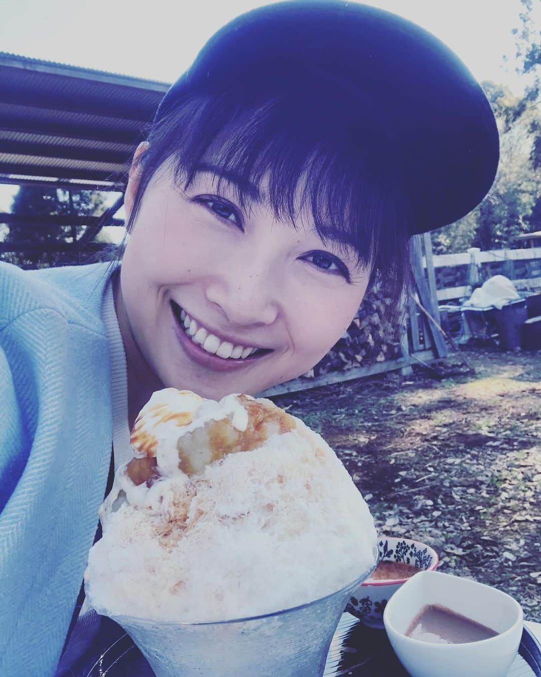 星野涼子さんのインスタグラム写真 - (星野涼子Instagram)「冬のかき氷は溶けるのがゆっくりだからいい👍さつまいもとかき氷のMIX！  常連さんたちがとても親切にしてくれて、手作りの野菜スープまでいただいて、氷活であったまりました💕  #かき氷　#氷活　#さつまいも　#柿　#常連　#帽子　#キャップ　#mb #ユニクロ　#uniqlo #カシミヤ #shaveice #japan #빙수 #일본」1月23日 22時15分 - ryoko.hoshino