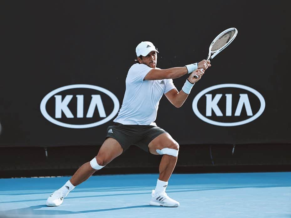 フェルナンド・ベルダスコのインスタグラム：「A tercera ronda ✅🇦🇺 @australianopen 💪🏽 #vamos . . . Through 3rd round ✅🇦🇺 @australianopen 💪🏽 #letsgo」