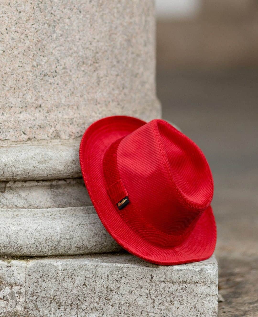 のインスタグラム：「Classic red is always a good idea. Discover the collection on www.borsalino.com #Borsalino」