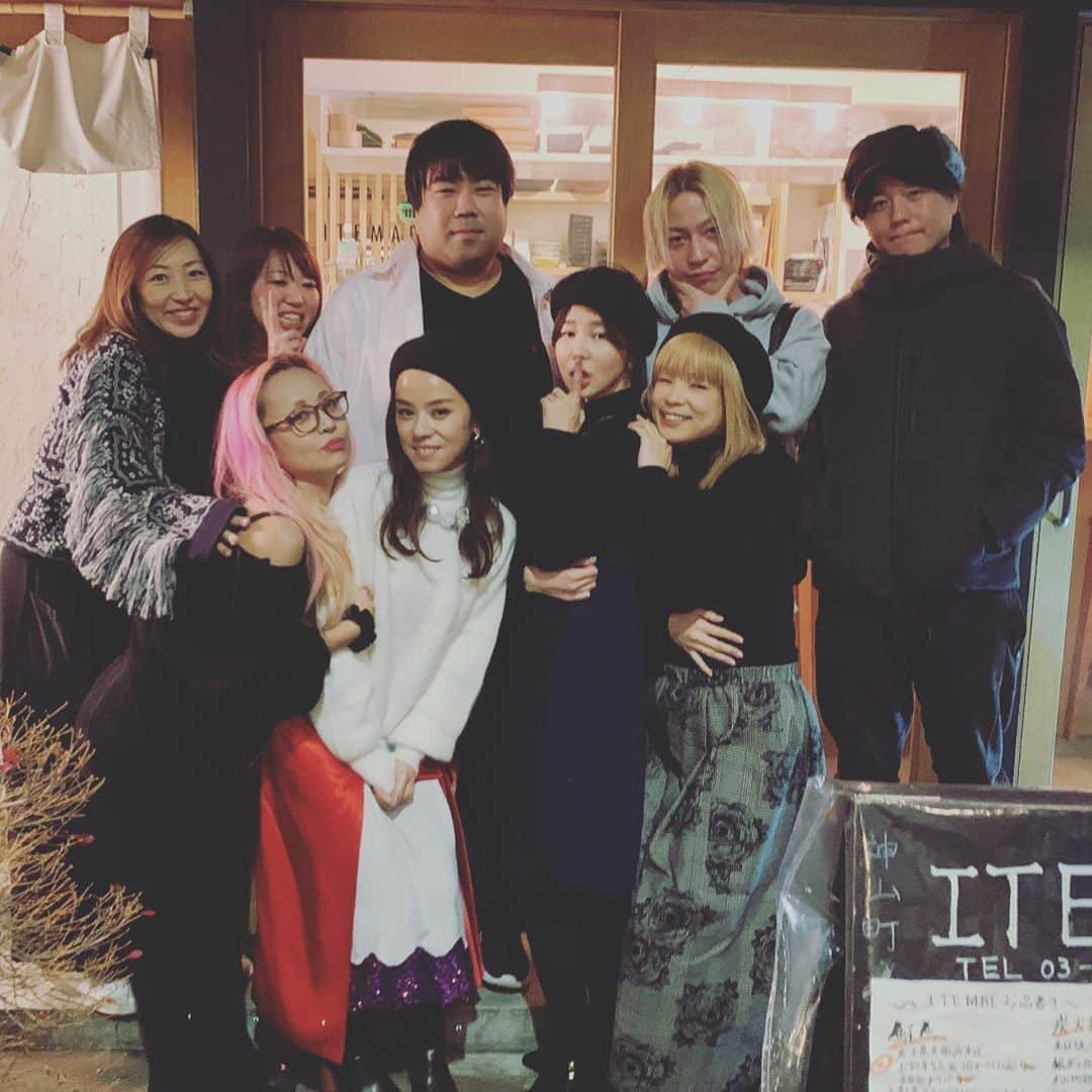 RAM RIDERのインスタグラム：「MEGかえってきたしあーみー社長は結婚したしで事務所の大人組で新年会。落ち着くわ。」