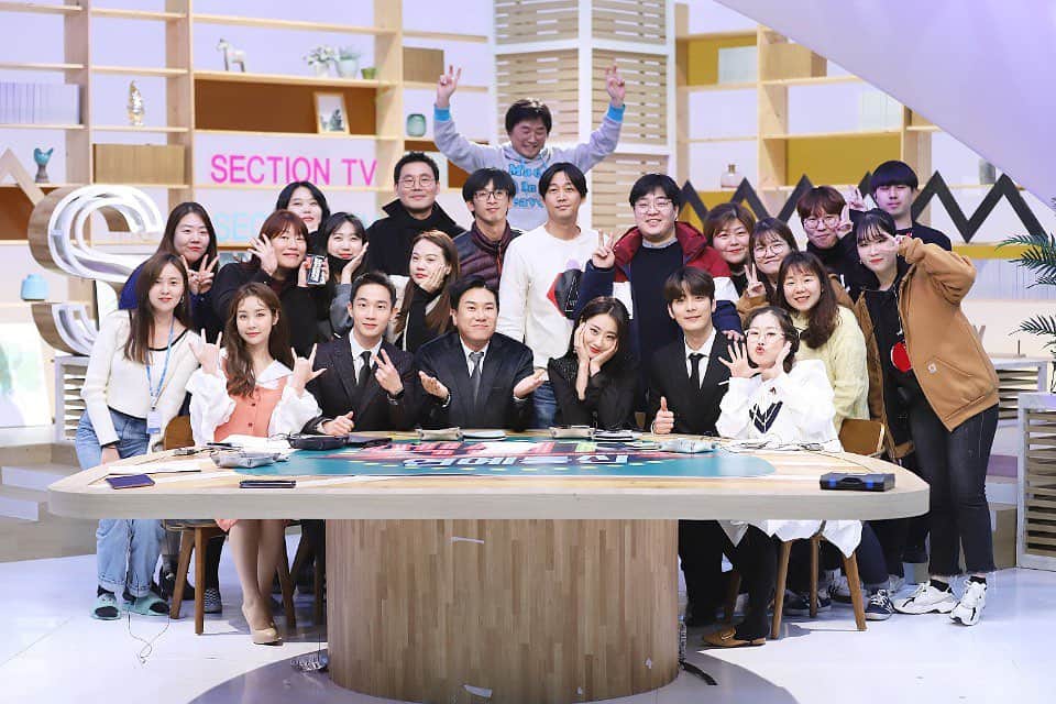 ギョンリ さんのインスタグラム写真 - (ギョンリ Instagram)「#섹션TV 멋진 팀! 꽃길만 걸으세요!🦋」1月23日 22時46分 - gyeongree
