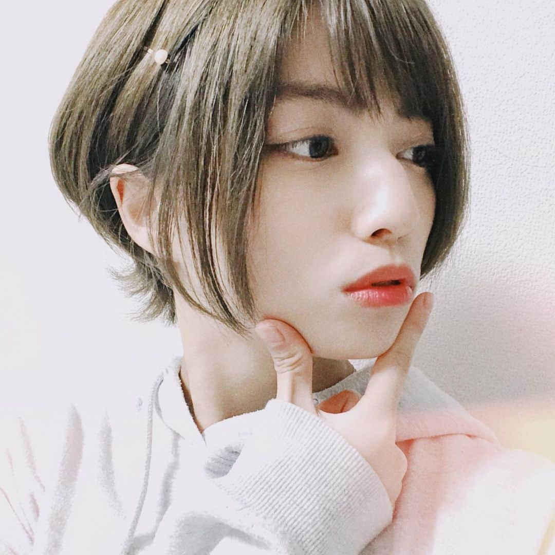 高見奈央さんのインスタグラム写真 - (高見奈央Instagram)「. . 久しぶりにヘアアレしてもらて女の子ー💇‍♀️💓 . #ショートカット　#ショートカット女子 #ショートヘア　#ヘアアレ　#ショートヘアアレンジ」1月23日 22時51分 - nao_takami1128