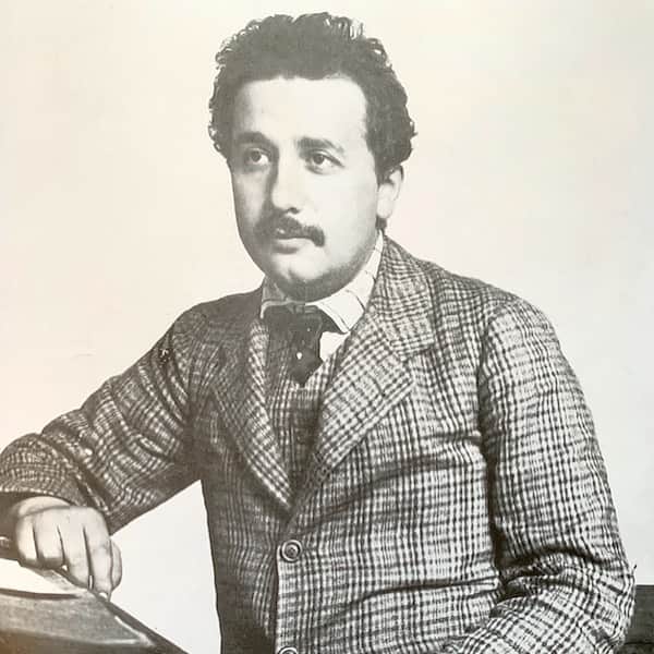 アルベルト・アインシュタインさんのインスタグラム写真 - (アルベルト・アインシュタインInstagram)「#ThrowbackThursday: Albert Einstein, circa 1905」1月23日 23時01分 - alberteinstein