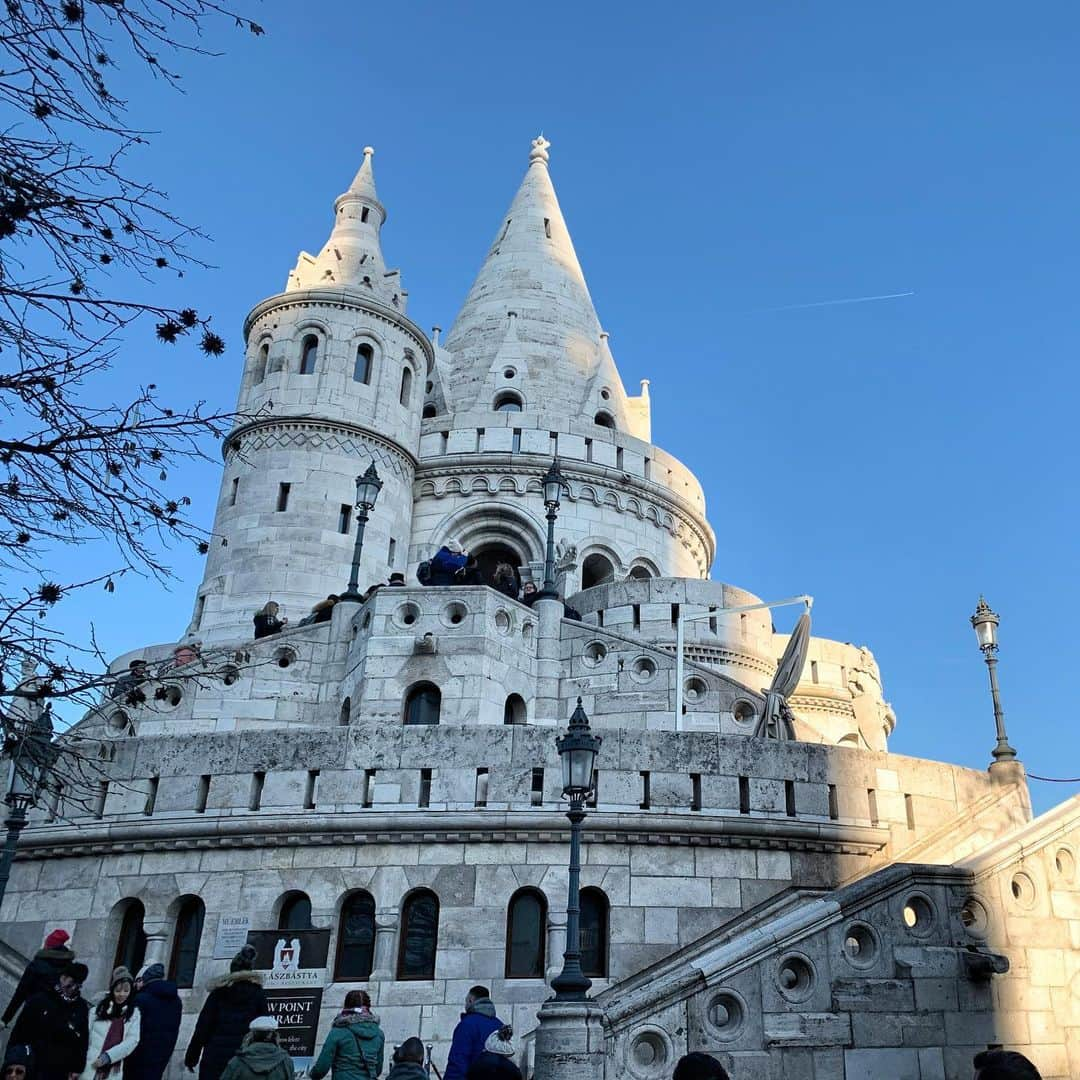 J E R E M Y ジェレミーさんのインスタグラム写真 - (J E R E M Y ジェレミーInstagram)「: A Fairytale tower commemorating 1,000 years of Hungarian history . . . . . .  #minimalism #撮影練習 #写真好き #TagsForLikes #TFLers #tweegram #photooftheday  #instalike #picoftheday  #Londoner #bestoftheday #yolo #nofilter  #ig_colors  #匈牙利 #布達佩斯  #2020年春  #Hungary #Budapest #lifequote #travelHungary  #Hungaryvacations #visitHungary #Hungarytoday  #discoverHungary #fishermanbastion #watchtower」1月23日 22時57分 - jeremygenic