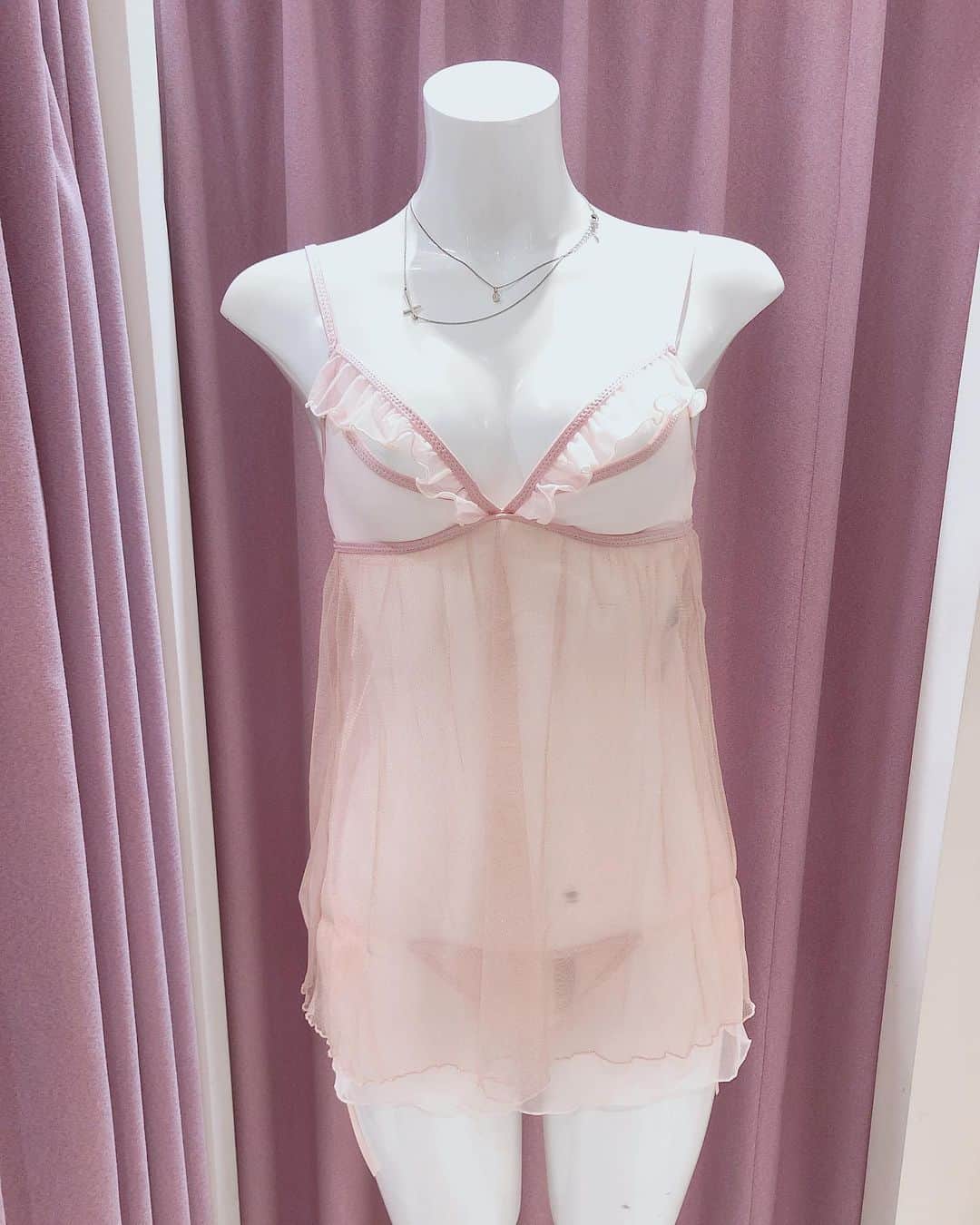 Ravijour札幌4丁目プラザ店のインスタグラム：「#comingsoon  明日から発売のRAVIJOURバレンタインコレクション💓 ○シアーフリーリー ¥9,890+TAX のご紹介です✨ 詳しくはブログ更新したのでTOPから飛んでご覧下さい✨  #ラヴィジュール #ravijourstaff  #ravijour_official  #ravijoursapporo」