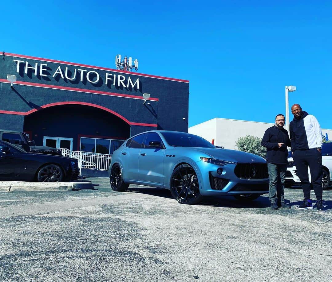 レイ・アレンのインスタグラム：「The firm biz!  @theautofirm @maserati #levante」