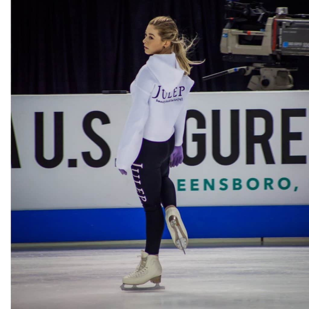 グレイシー・ゴールドさんのインスタグラム写真 - (グレイシー・ゴールドInstagram)「@carlygoldphotography 🖤」1月24日 0時23分 - graciegold95